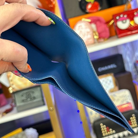 LOUIS VUITTON Damier Infini Multiple Wallet Neptune - Picture 9 of 14